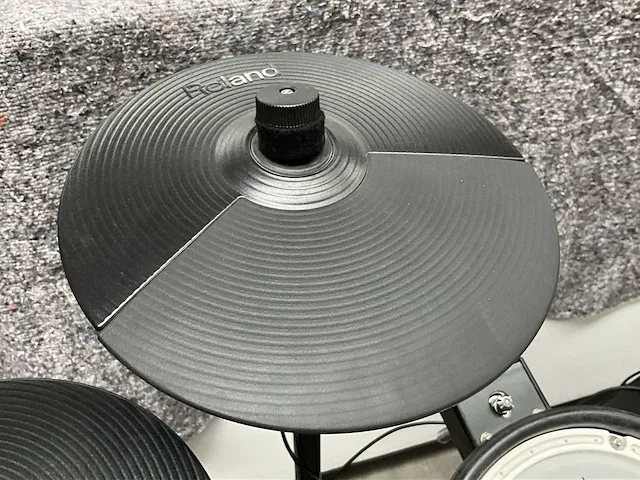 Roland td1 elektronische drumset - afbeelding 8 van  8