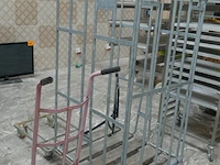 Rolcontainer + steekwagen + bakkenwagen - afbeelding 1 van  4