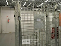 Rolkar magazijn met inhoud - afbeelding 2 van  3
