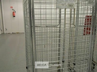 Rolkar magazijn met inhoud - afbeelding 3 van  3