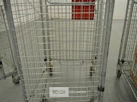 Rolkar magazijn met inhoud - afbeelding 3 van  3