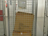 Rolkar magazijn met inhoud - afbeelding 1 van  3