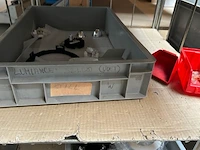 Rolkar met inhoud - afbeelding 3 van  6