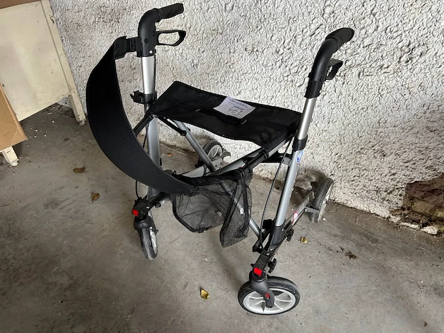 Rollator vermeiren / niet te koop - afbeelding 1 van  4