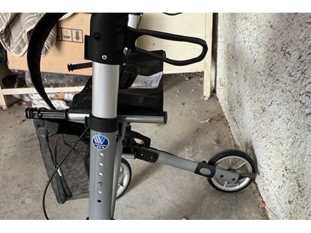 Rollator vermeiren / niet te koop - afbeelding 2 van  4