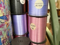 Rollen cadeaulint div kleuren - 500m/rol - afbeelding 1 van  1