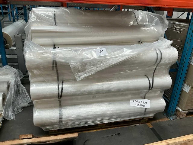 Rollen polyethyleen transparant (32x) - afbeelding 1 van  6