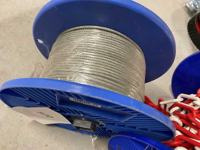 Rollen staalkabel en sierketting - afbeelding 5 van  8