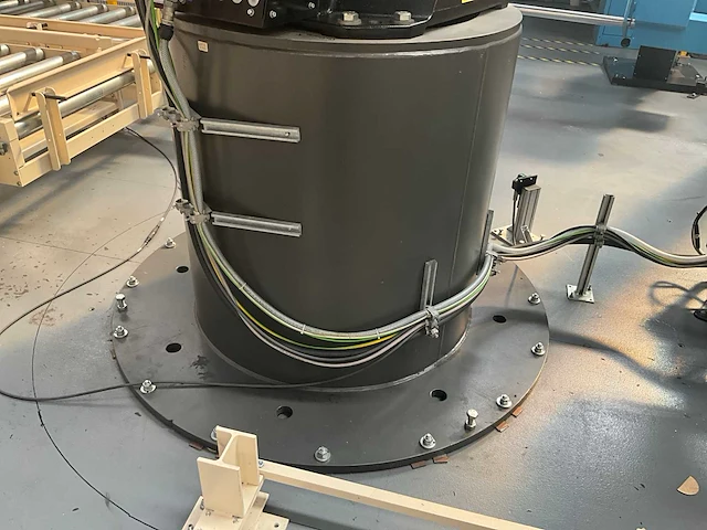 Rollenhandelinginstallatie jurgens met robot kuka kr 150 - afbeelding 14 van  113