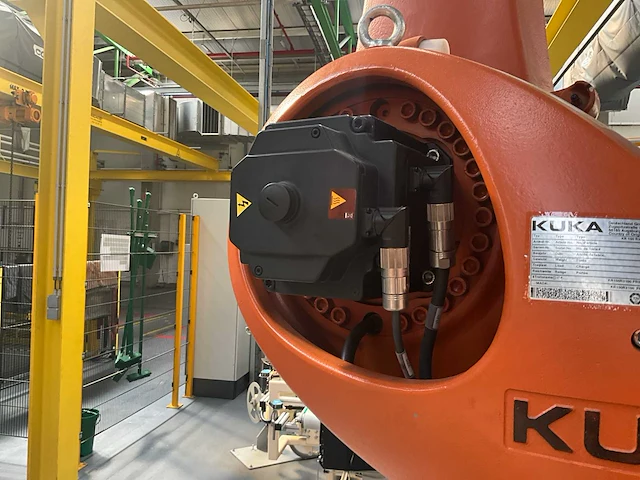 Rollenhandelinginstallatie jurgens met robot kuka kr 150 - afbeelding 19 van  113