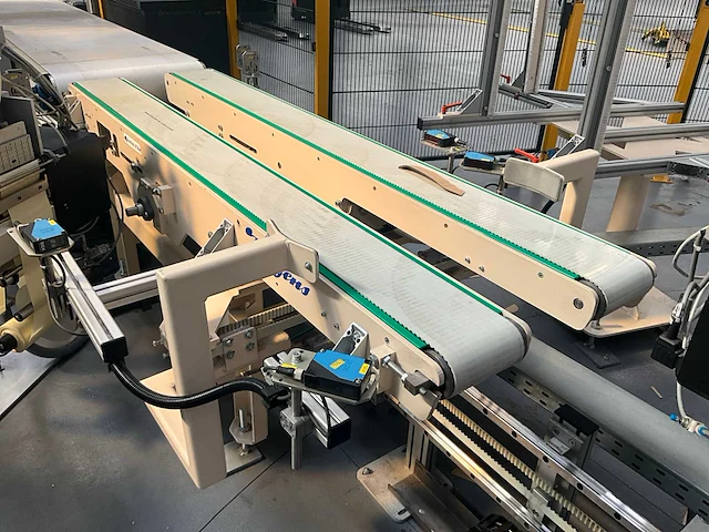 Rollenhandelinginstallatie jurgens met robot kuka kr 150 - afbeelding 21 van  113