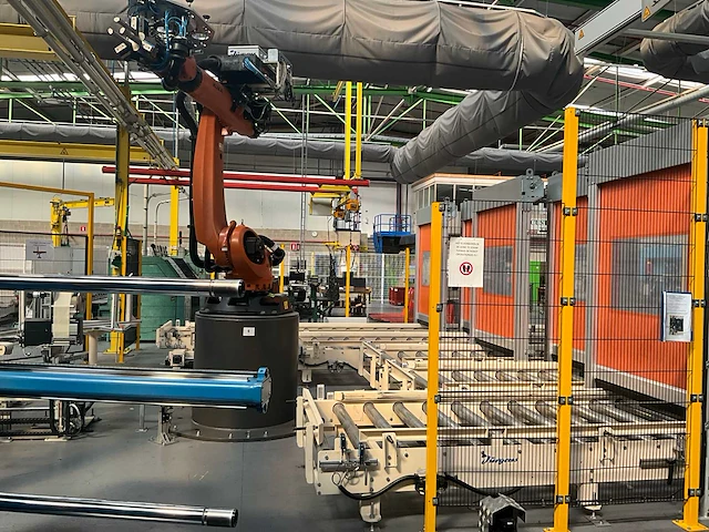 Rollenhandelinginstallatie jurgens met robot kuka kr 150 - afbeelding 3 van  113