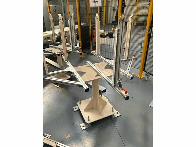 Rollenhandelinginstallatie jurgens met robot kuka kr 150 - afbeelding 40 van  113