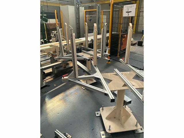 Rollenhandelinginstallatie jurgens met robot kuka kr 150 - afbeelding 41 van  113