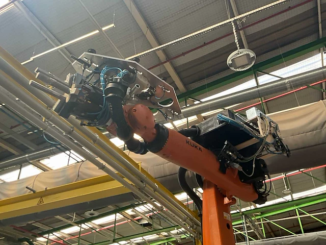 Rollenhandelinginstallatie jurgens met robot kuka kr 150 - afbeelding 5 van  113