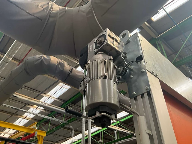 Rollenhandelinginstallatie jurgens met robot kuka kr 150 - afbeelding 60 van  113