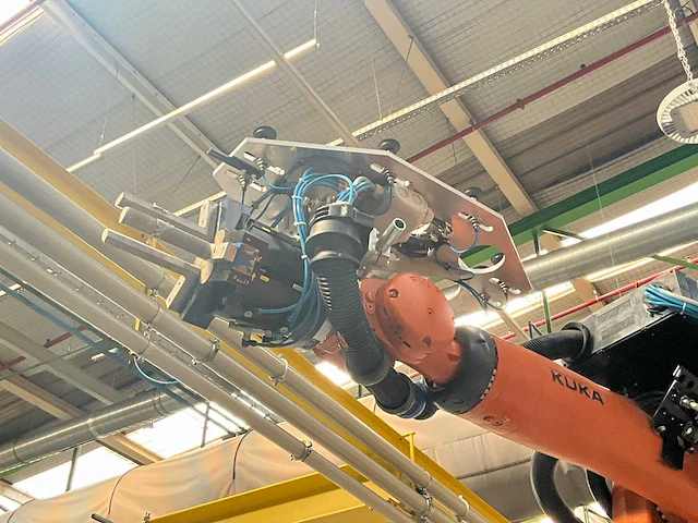 Rollenhandelinginstallatie jurgens met robot kuka kr 150 - afbeelding 6 van  113