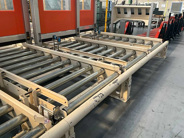 Rollenhandelinginstallatie jurgens met robot kuka kr 150 - afbeelding 81 van  113