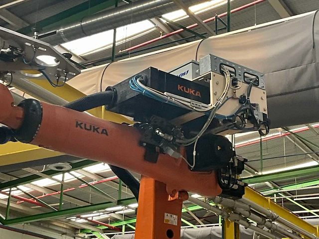 Rollenhandelinginstallatie jurgens met robot kuka kr 150 - afbeelding 8 van  113