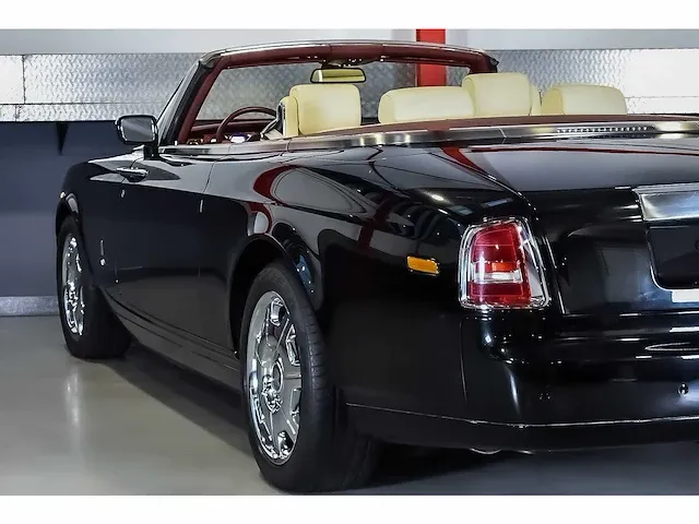 Rolls royce phantom drophead coupe 6,75l v12 - 2008 - afbeelding 19 van  54