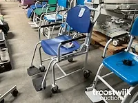 Rolstoel met weegfunctie - afbeelding 1 van  4