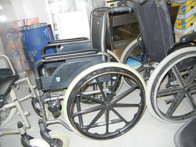 Rolstoel - afbeelding 1 van  2