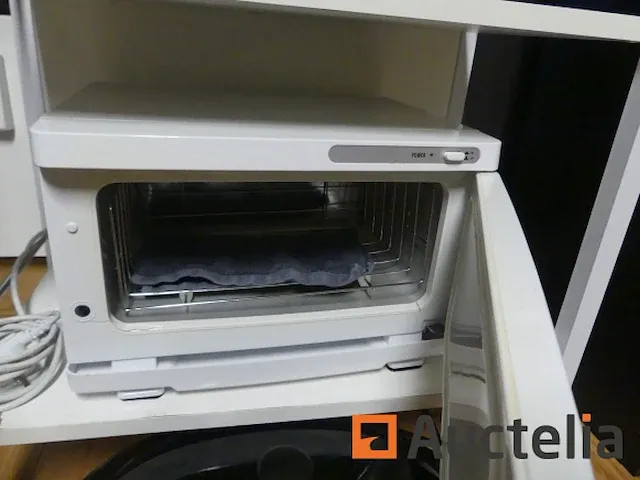 Roltafel en inhoud: massagesteenverwarming, handdoekwarmer,... - afbeelding 3 van  7