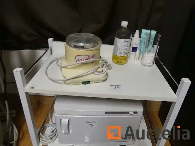 Roltafel en inhoud: massagesteenverwarming, handdoekwarmer,... - afbeelding 5 van  7