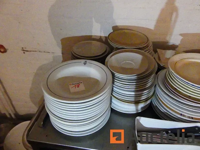 Roltafel en tafelgerei - afbeelding 1 van  5