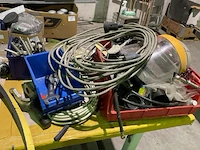 Roltafel met inhoud - afbeelding 2 van  5