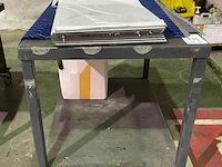 Roltafel met inhoud - afbeelding 1 van  4