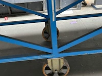 Roltafel met inhoud - afbeelding 3 van  8