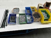 Roltafel met inhoud - afbeelding 5 van  8