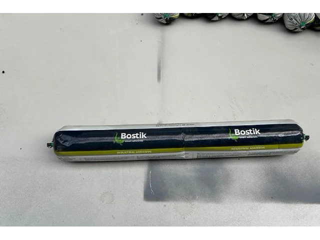 Roltafel met inhoud - afbeelding 8 van  8