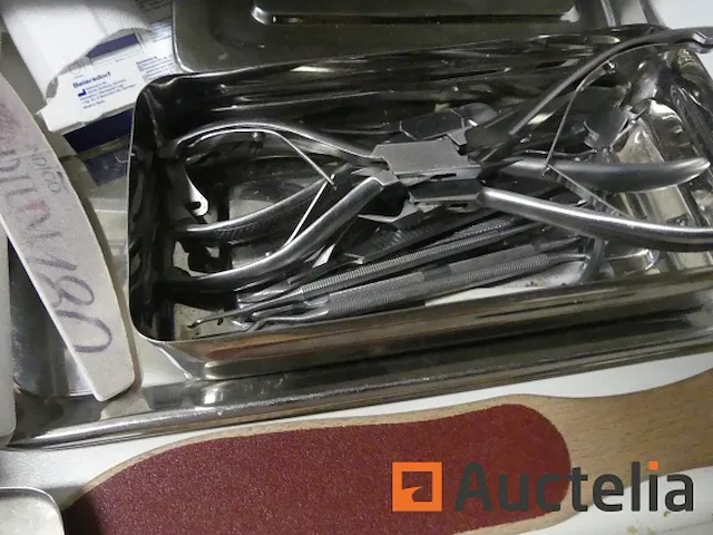 Roltafel pedicure, 3-deurs kledingkast - afbeelding 8 van  11