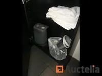 Roltafel pedicure, 3-deurs kledingkast - afbeelding 9 van  11
