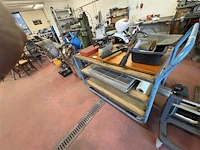 Rolwagen met inhoud - afbeelding 4 van  8