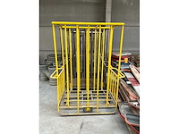 Rolwagens / linnenwagens metaal op wielen - afbeelding 4 van  4