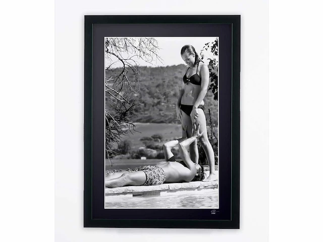 Romy schneider & alain delon - la piscine 1969. - fine art photography - luxe houten lijst 70x50 cm - limited edition nr 03 van 30 - afbeelding 1 van  7