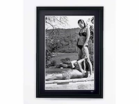 Romy schneider & alain delon - la piscine 1969. - fine art photography - luxe houten lijst 70x50 cm - limited edition nr 03 van 30