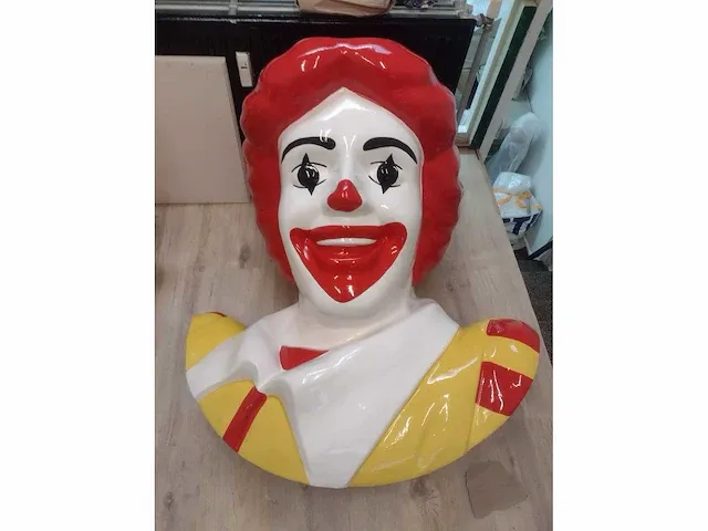 Ronald mc donald xxl - afbeelding 1 van  4