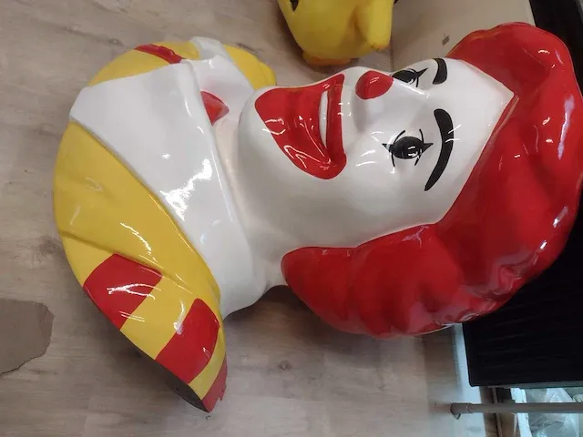 Ronald mc donald xxl - afbeelding 3 van  4