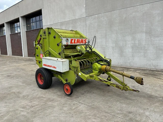 Ronde balenpers claas rollant 44s - afbeelding 1 van  1