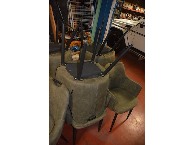 Ronde fineerhouten tafel , 7 moderne kuipstoelen grijze stoffen zit en rug (7,8) - afbeelding 2 van  11