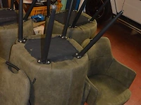 Ronde fineerhouten tafel , 7 moderne kuipstoelen grijze stoffen zit en rug (7,8) - afbeelding 2 van  11
