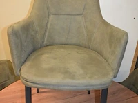Ronde fineerhouten tafel , 7 moderne kuipstoelen grijze stoffen zit en rug (7,8) - afbeelding 3 van  11