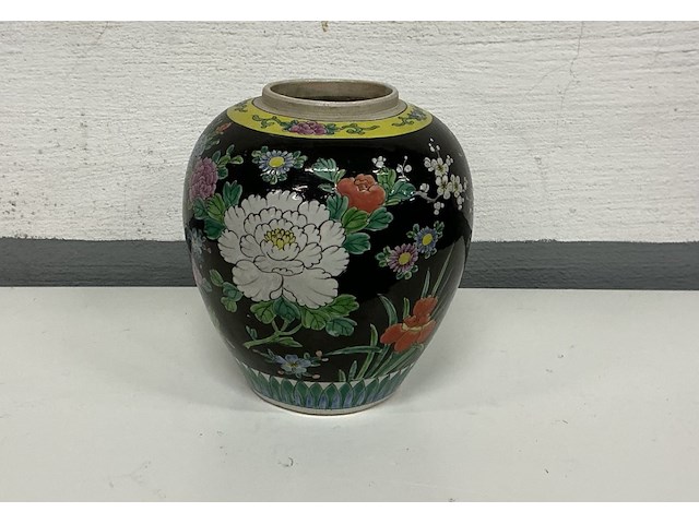 Ronde japanse vaas met de hand geschildert - afbeelding 1 van  3