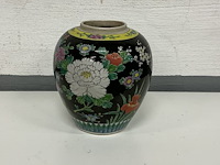 Ronde japanse vaas met de hand geschildert