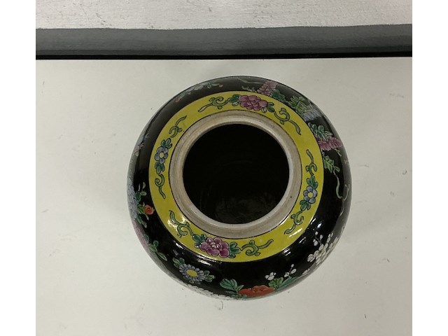 Ronde japanse vaas met de hand geschildert - afbeelding 2 van  3