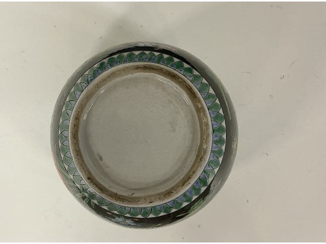 Ronde japanse vaas met de hand geschildert - afbeelding 3 van  3